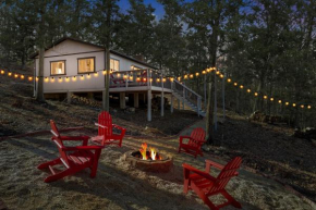 Secluded w Fireplace, Deck, Fire Pit, Grill & WiFi